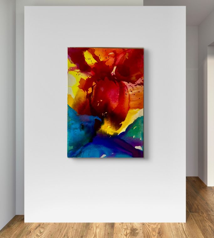 Abstrakte Malerei in leuchtenden Farben, präsentiert an einer weißen Wand.